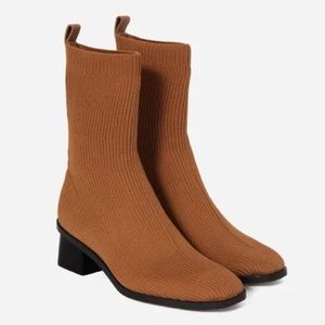 EVERLANE The High-Ankle Glove Boot in ReKnit Toffee Brown Pull On Size 7 NEW